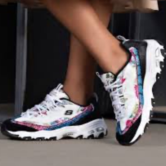 Skechers D'Lites Runway Ready Sneakers Trubuck Leather Memory Foam Shoes 7.5 - Picture 1 of 16